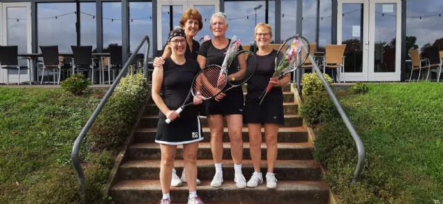 Damesteam BAS 1 donderdag dubbel tennis kampioen